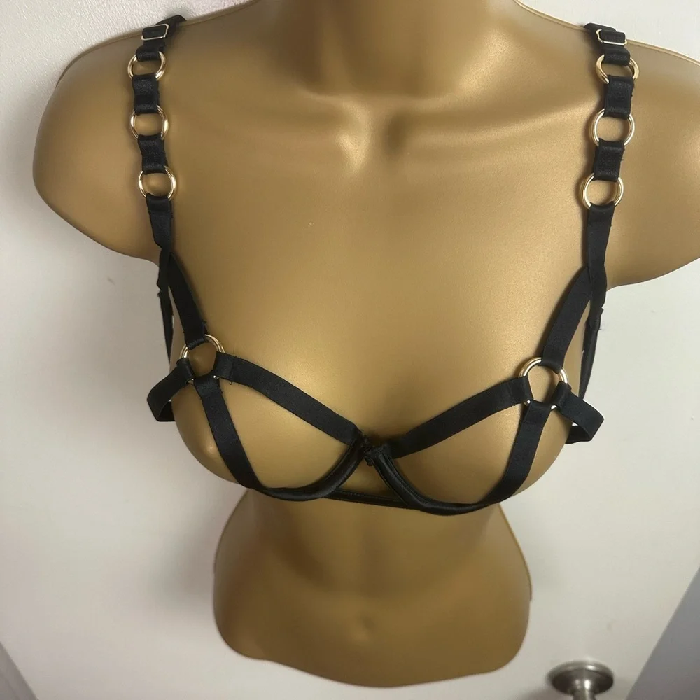 Victoria’s Secret Black Unlined Strappy Ultra Sexy O-Rings Balconette Bra NWT XL